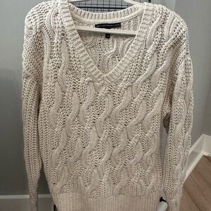 LIKE NEW!! White House Black Market Cream/Oatmeal Cable Knit Sweater